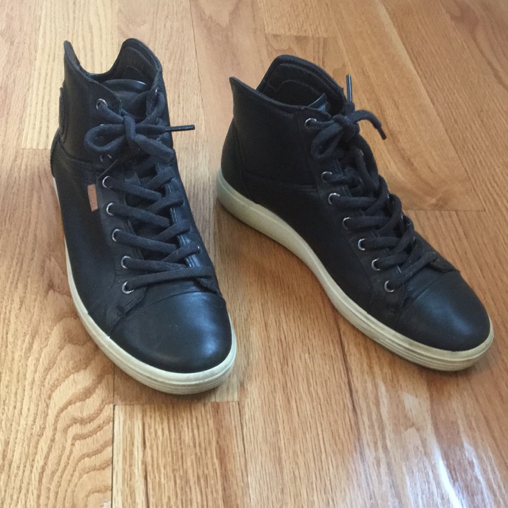 Ecco high top leather sneaker comfortable cool